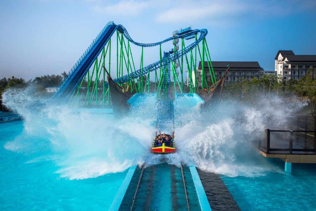 Adventure Waterpark Desaru Coast Ticket (Adventure Waterpark Desaru Coast - 1-Day Ticket (Malaysian Citizens))