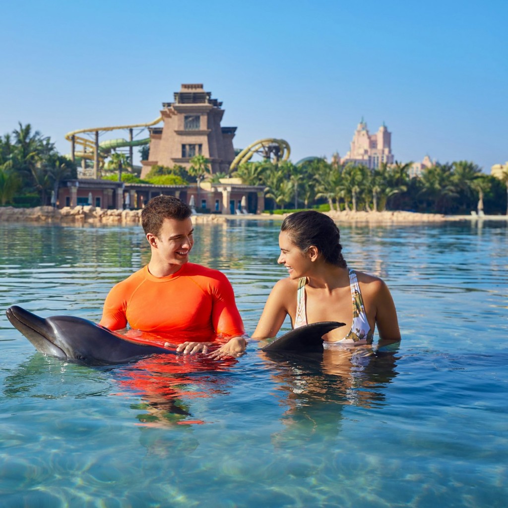 Aquaventure World: Pass giornaliero per il parco acquatico + incontro con i delfini