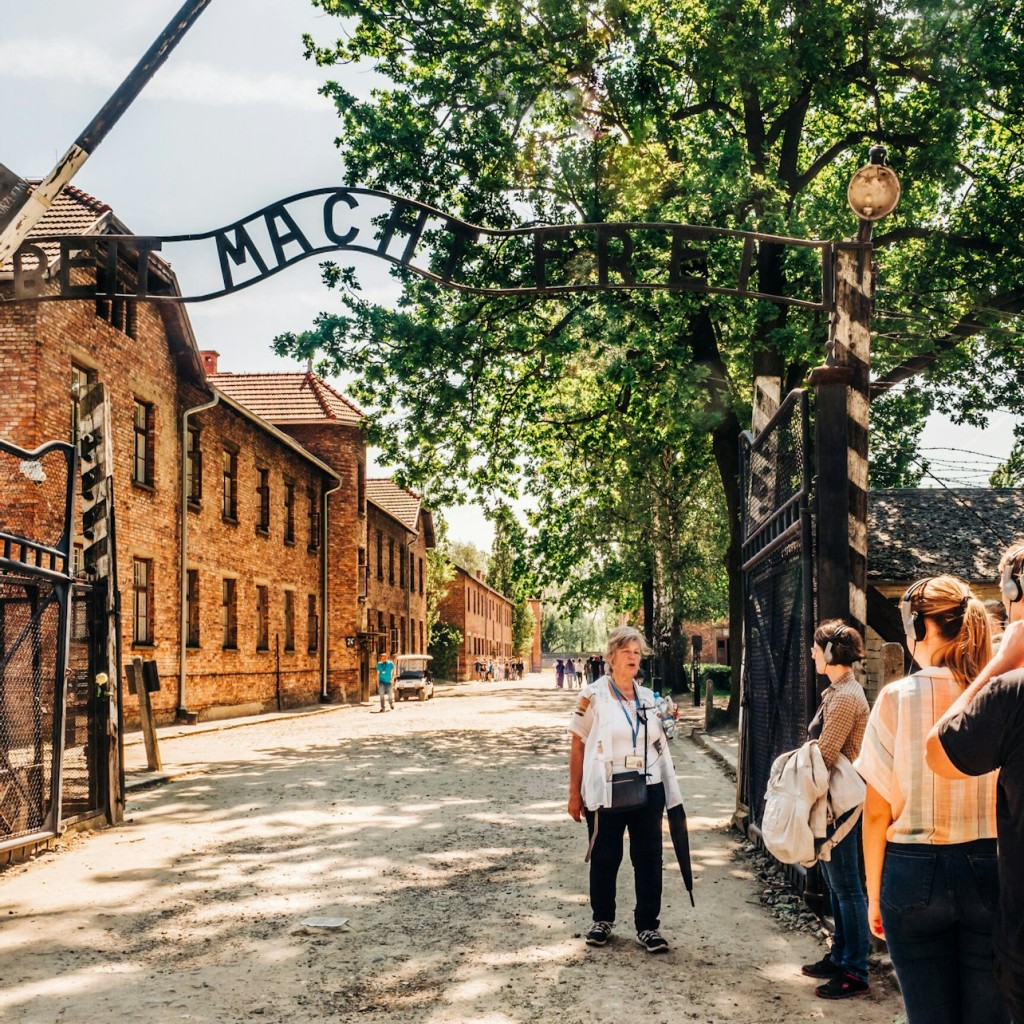 Auschwitz-Birkenau : Visite guidée + prise en charge à l'hôtel