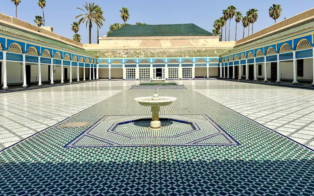 Bahia Palace, Saadian Tombs, Koutoubia and Souks Guided Tour (Guided Tour )
