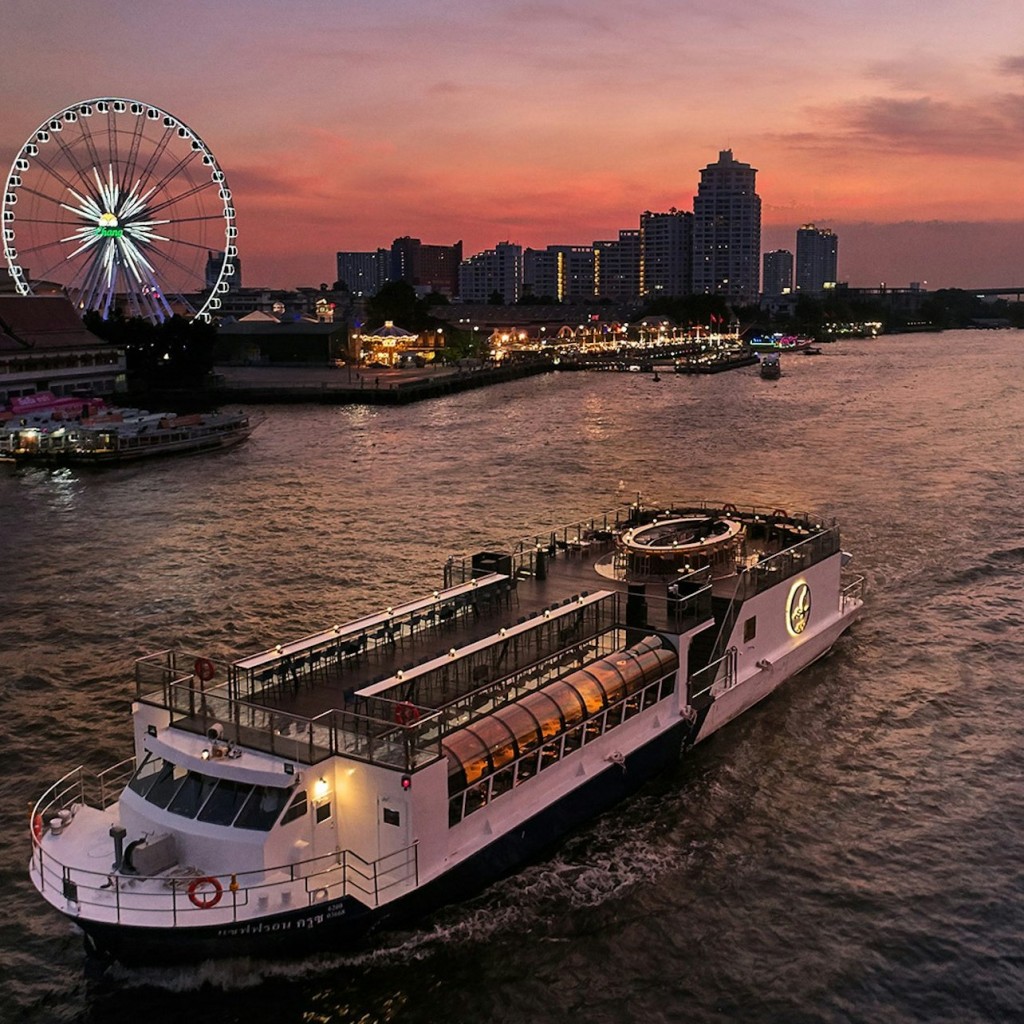 Bangkok: Cruzeiro com jantar no luxuoso rio Chao Phraya da Saffron