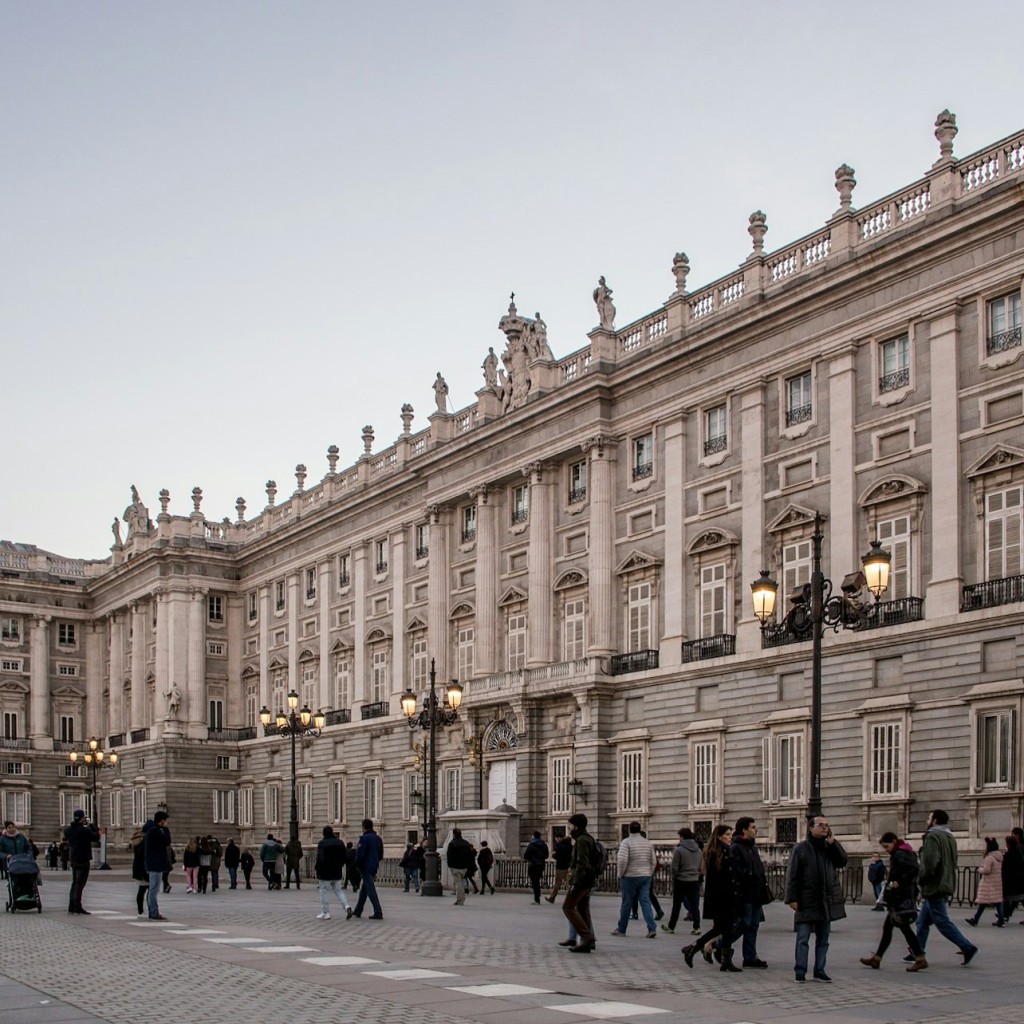 Bernabeu Tour & Museum + Royal Palace Madrid