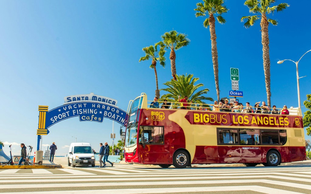 Big Bus: Los Angeles Hop-on Hop-off Bus Tour with Optional Celebrity Homes Tour (Essential: 2-Day Pass + TCL Chinese Theatre)