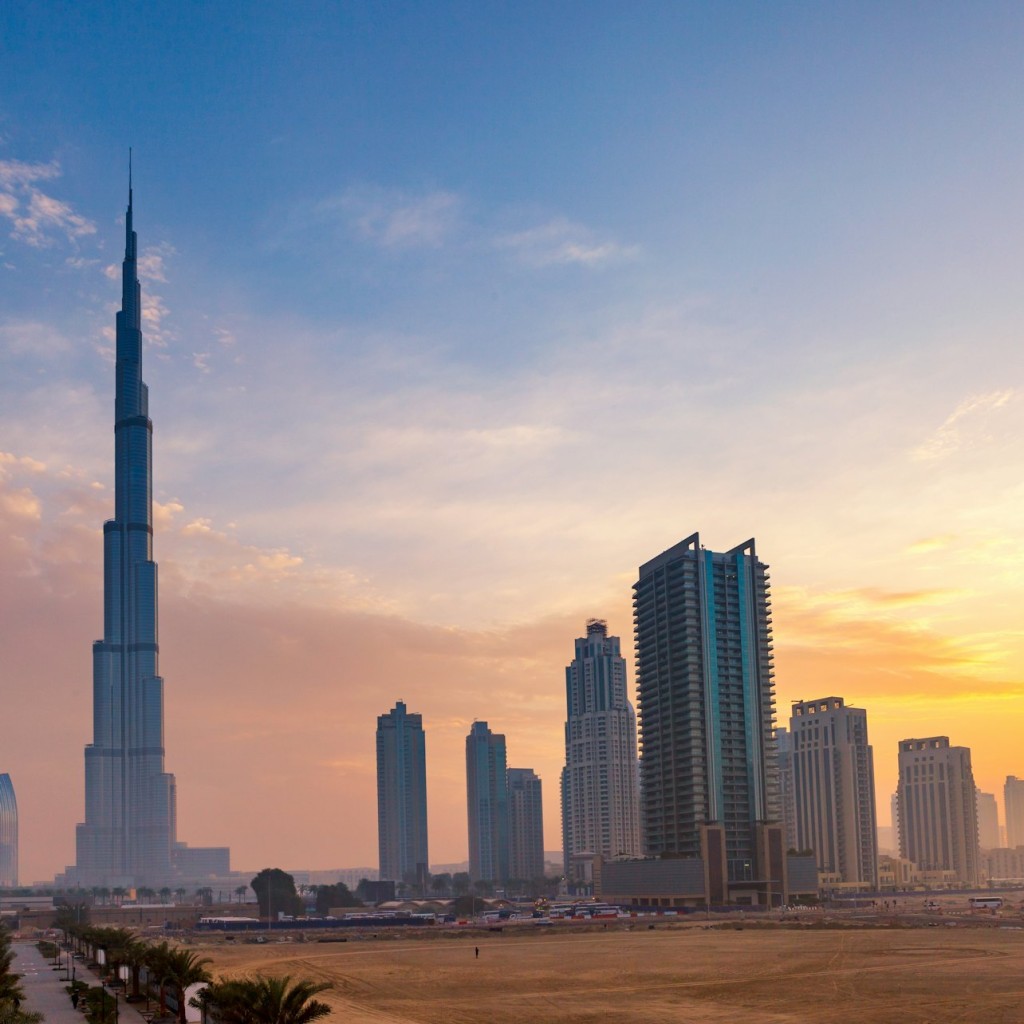 Burj Khalifa: In cima (piano 124) all'alba + Pasticceria o bibita analcolica