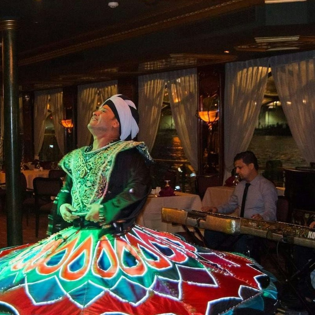 Il Cairo: Crociera con cena sul fiume Nilo Memphis + Spettacolo + Trasferimenti privati