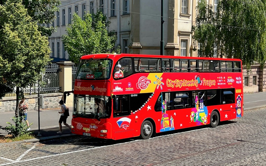 City Sightseeing : Visite en bus Hop-On Hop-Off de Prague avec visite en option de la rivière.
(24-Hour Pass + River Cruise)