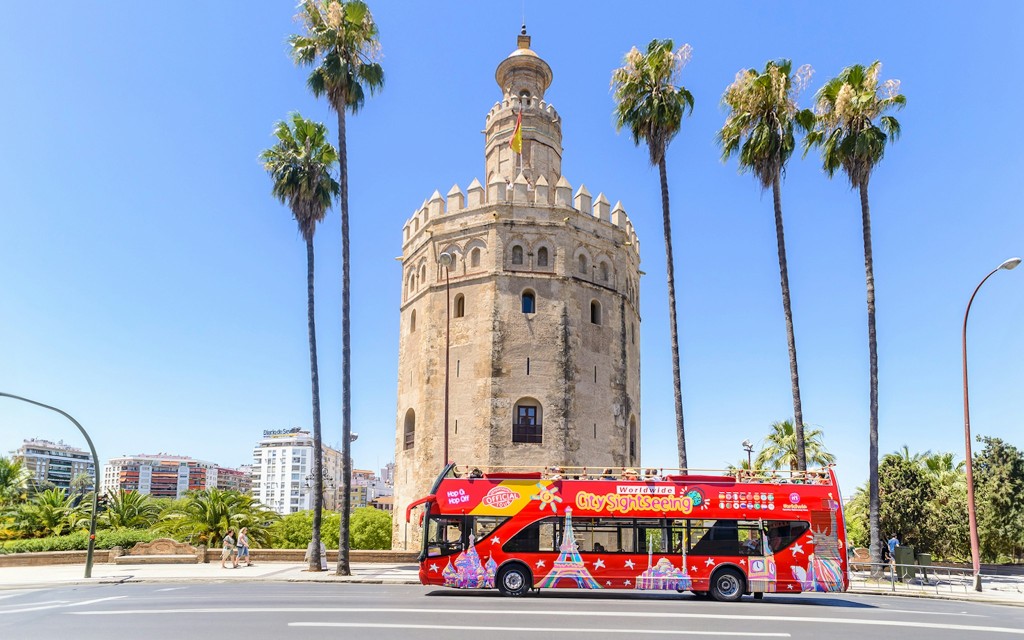 City Sightseeing: Sevilla tour en autobús turístico con visitas guiadas y acceso a museos (Ultimate: 48-Hour Pass + Seville Aquarium & Flamenco Dance Museum Tickets)