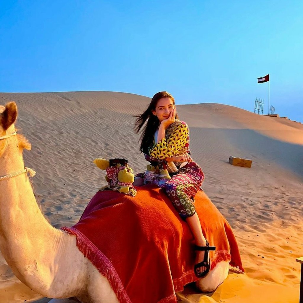Dubaj: safari na pustyni o zachodzie słońca, kąpiel na wydmach i sandboarding + kolacja przy grillu