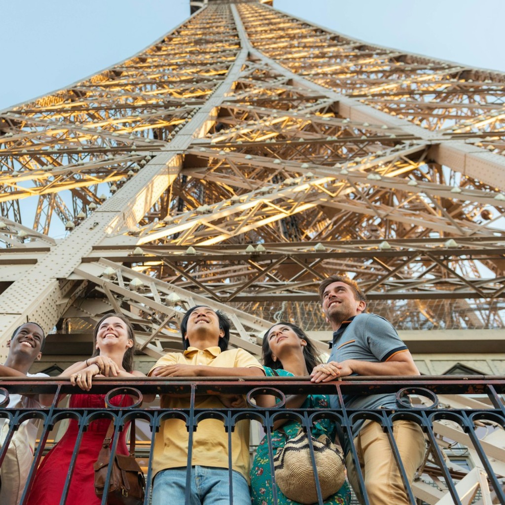 Torre Eiffel: Ingresso riservato + Tour della città di Parigi in autobus - City Tour and Eiffel Tower Summit