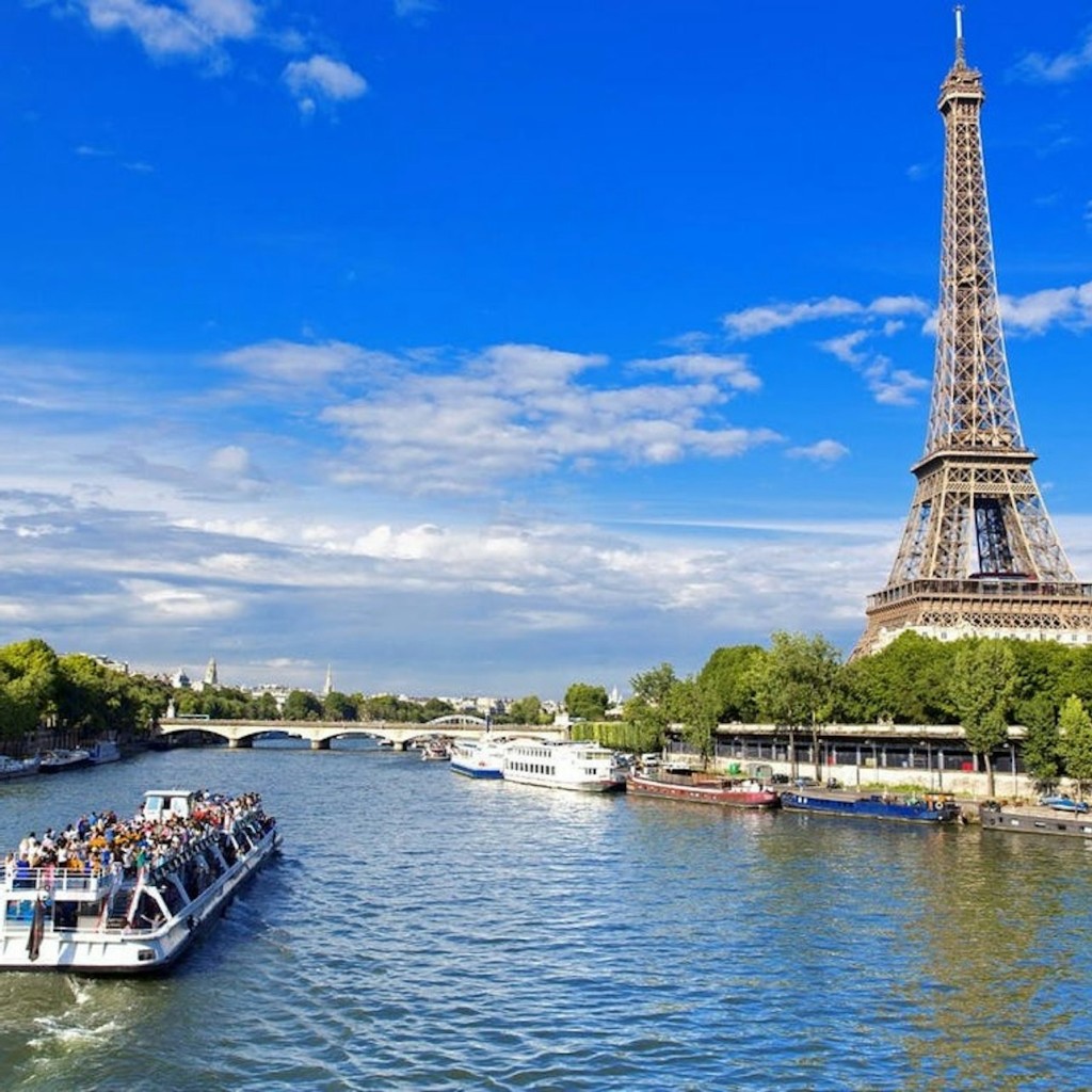 Torre Eiffel, crociera sulla Senna e Museo del Louvre: Tour guidato di un giorno da Londra