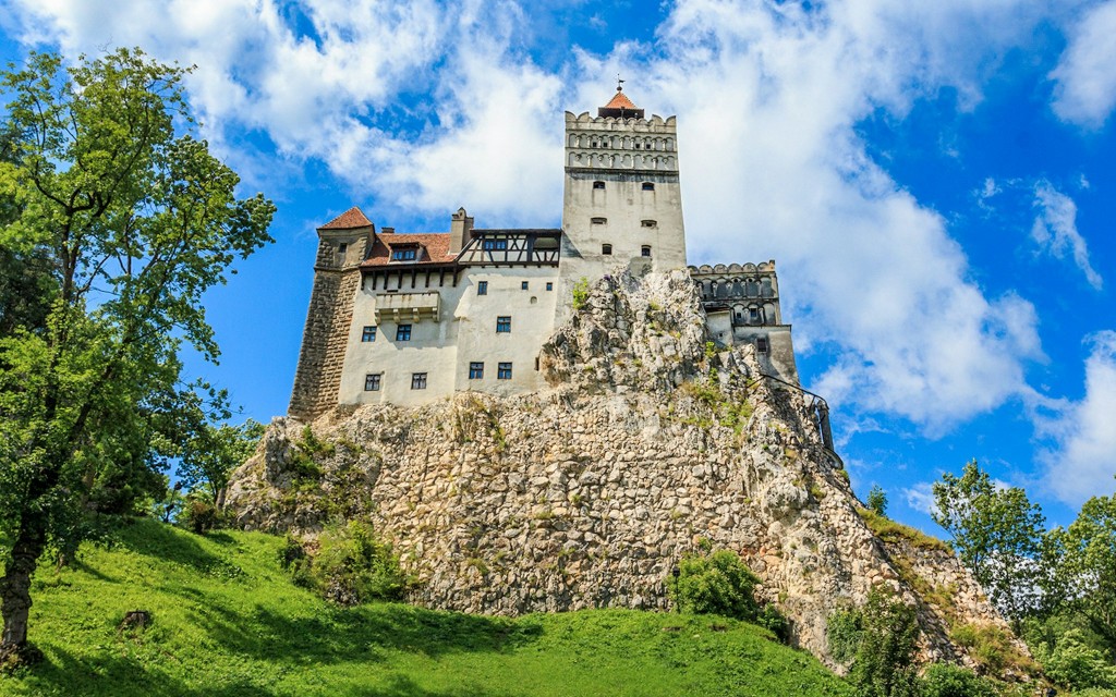 Von Bukarest aus: Schloss Bran, Schloss Peles, & Brasov Kleingruppen-Führung
(General)