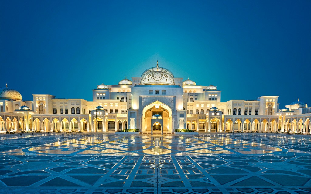 Von Dubai aus: Abu Dhabi Ganztägige Stadtrundfahrt mit Qasr Al Watan & Sheikh Zayed Grand Mosque (Private Tour )