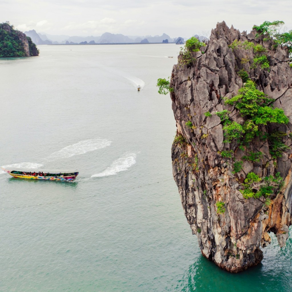 Da Phuket: Tour di un'intera giornata sull'isola di James Bond e in canoa con una barca a coda lunga