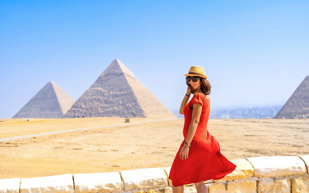 Half-Day Guided Tour of Giza Pyramids & Sphinx (Group Tour)