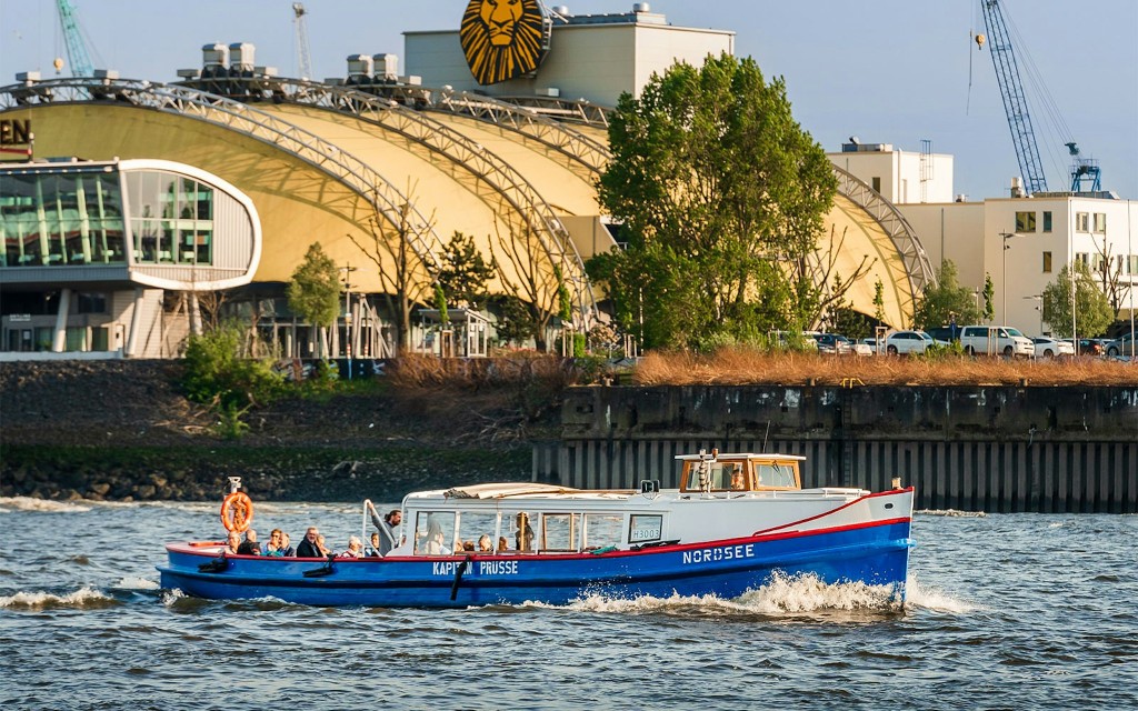 Hamburger Bootstour mit Live-Kommentar (1h Harbor Boat Tour)
