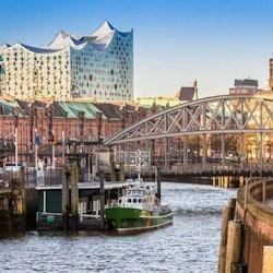 Hamburg: Speicherstadt, HafenCity & Elbphilharmonie Guided Tour