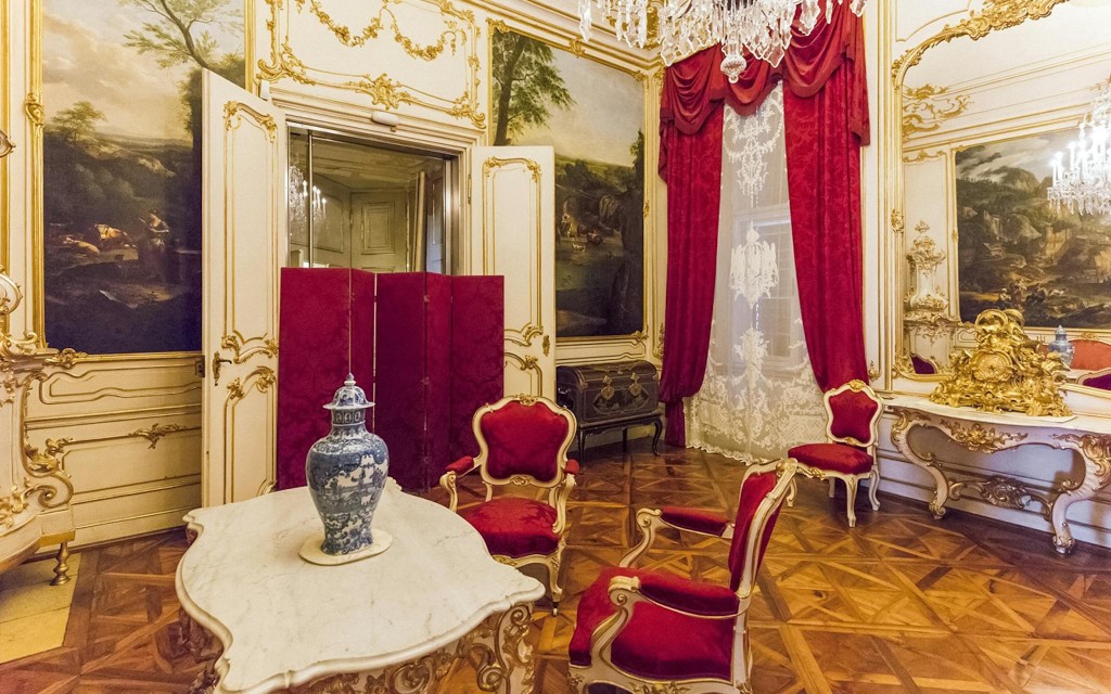 Schloss Schönbrunn und Schlosspark: Geführte Tour mit Schnelleinlass (Schönbrunn Palace & Gardens Skip-the-Line Guided Tour in Italian)