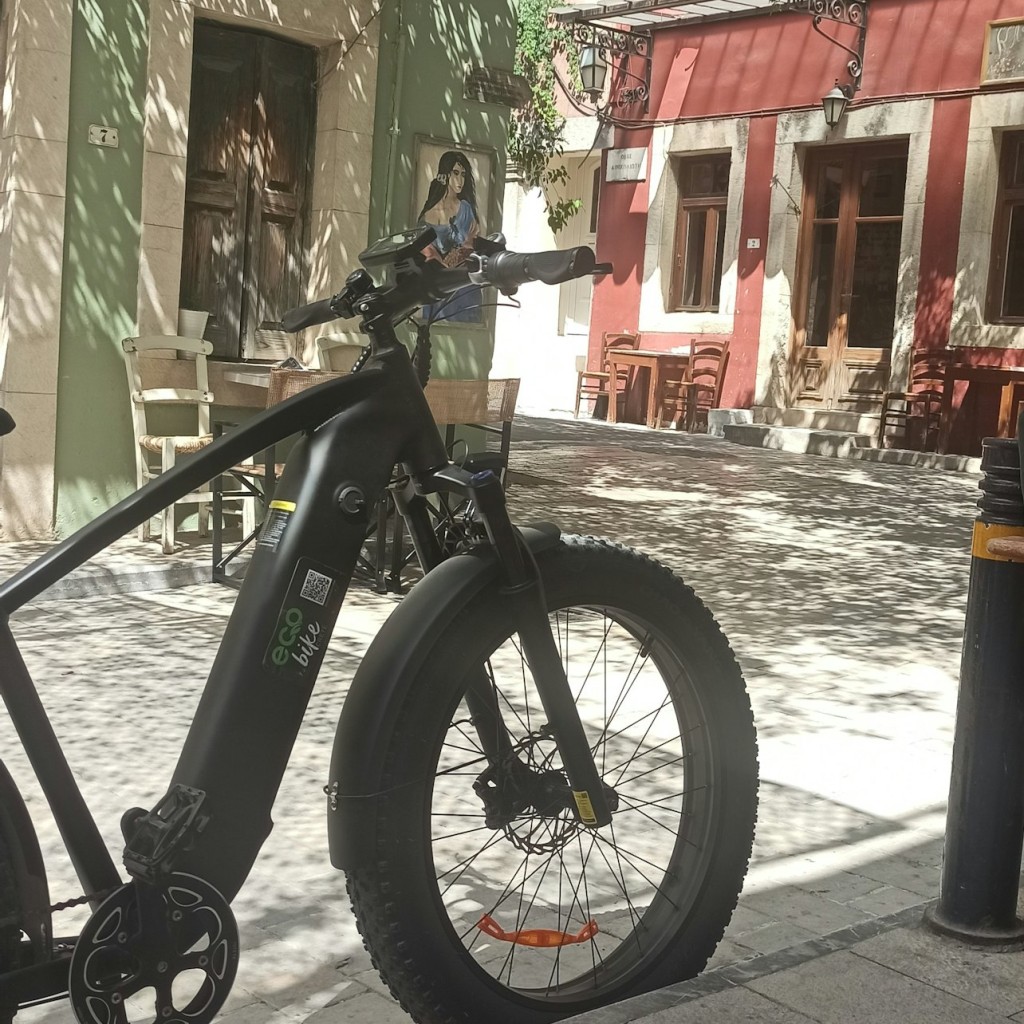 Heraklion: Wycieczka wiejska po pałacu Knossos rowerem elektrycznym + degustacja wina