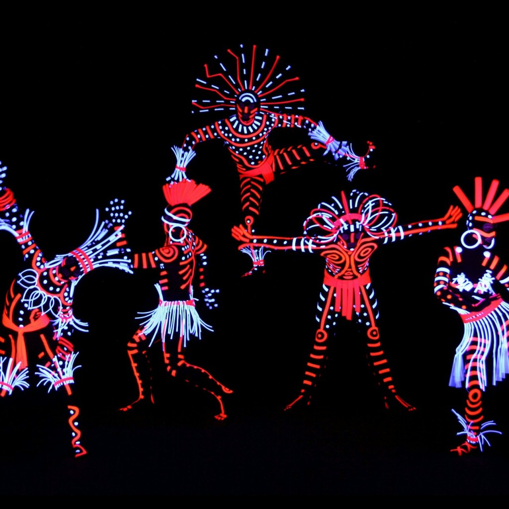 IMAGE: Black Light Theatre: Entrada