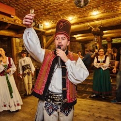 Krakow: Private Polish Folk Show & Dinner