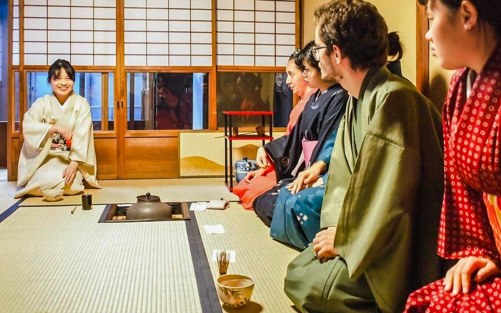 Kyoto: Teezeremonie & Matcha-Herstellung in der Nähe von Kinkaku-ji (optional Kimono) (Tea Ceremony Experience )