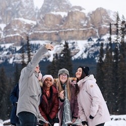 Lake Louise & Yoho National Park: Winter Tour from Banff