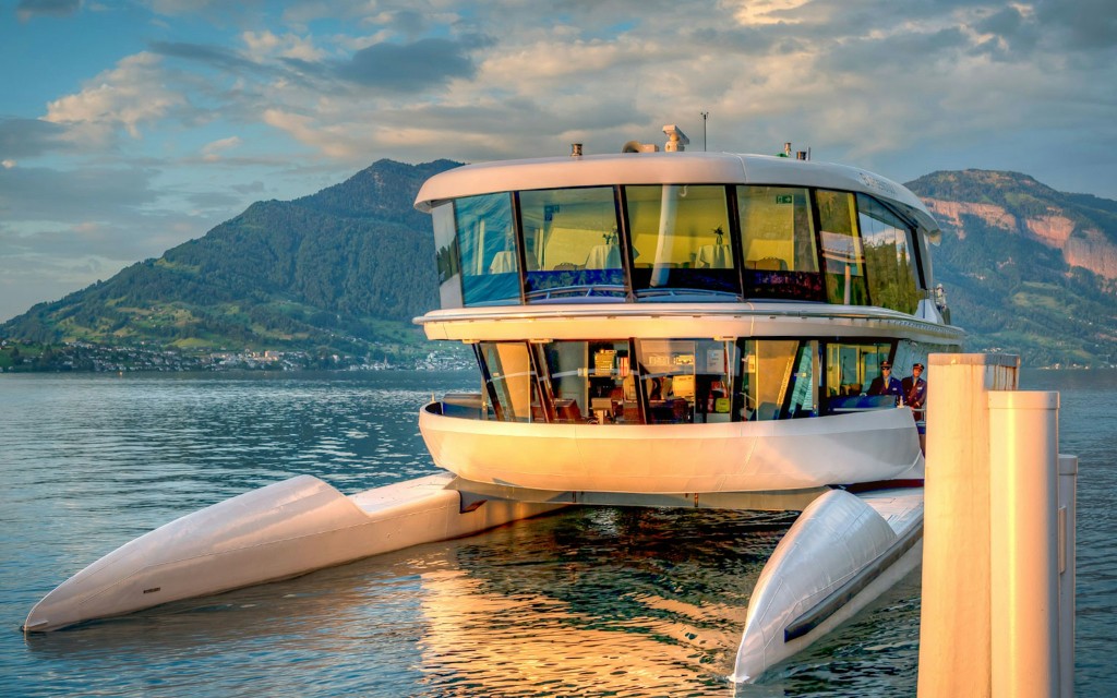 Katamaran-Fahrt auf dem Vierwaldstättersee (Short Catamaran Cruise)