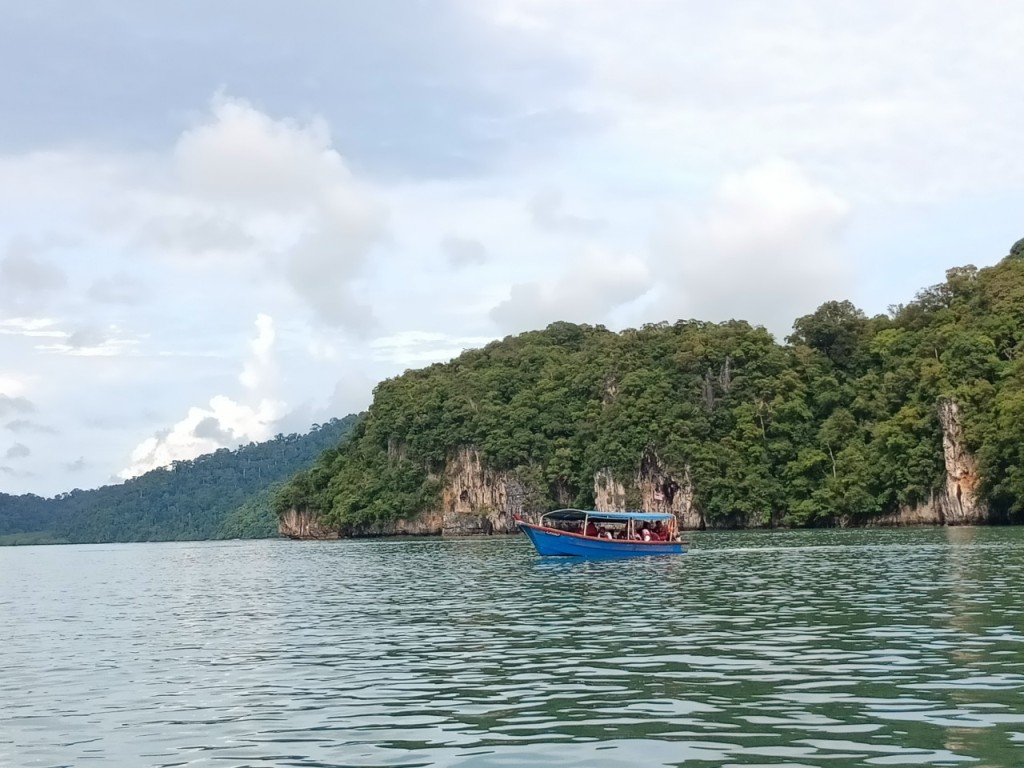 Langkawi Island Hopping Tour by Speedboat (Langkawi Island Hopping by shared Speedboat - Morning Tour)