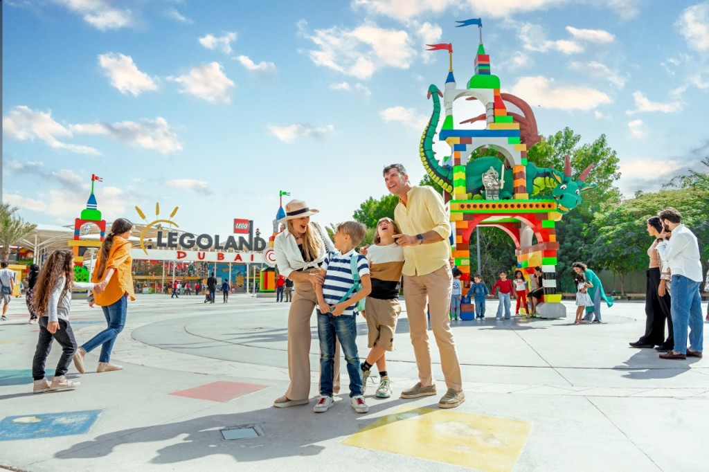MOTIONGATE Dubai - Dubai Parks and Resorts (COMBO: Ain Dubai Views Ticket (Non Peak Hours) + Dubai Parks and Resorts 1-Park Pass (Choose your theme park))