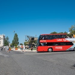 Lisbon: Explorer Hop-on Hop-off Bus Tour + Audio Guide