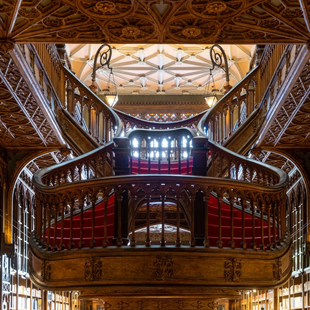 Livraria Lello: Golden Entry Ticket + Book