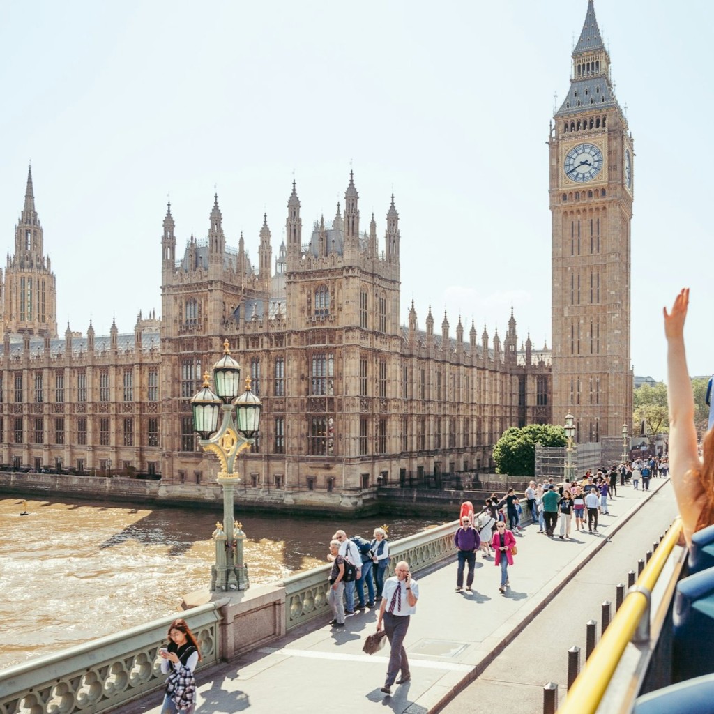 Londres : Visite en Tootbus Hop-on Hop-off + Croisière sur la Tamise - 48 hours
