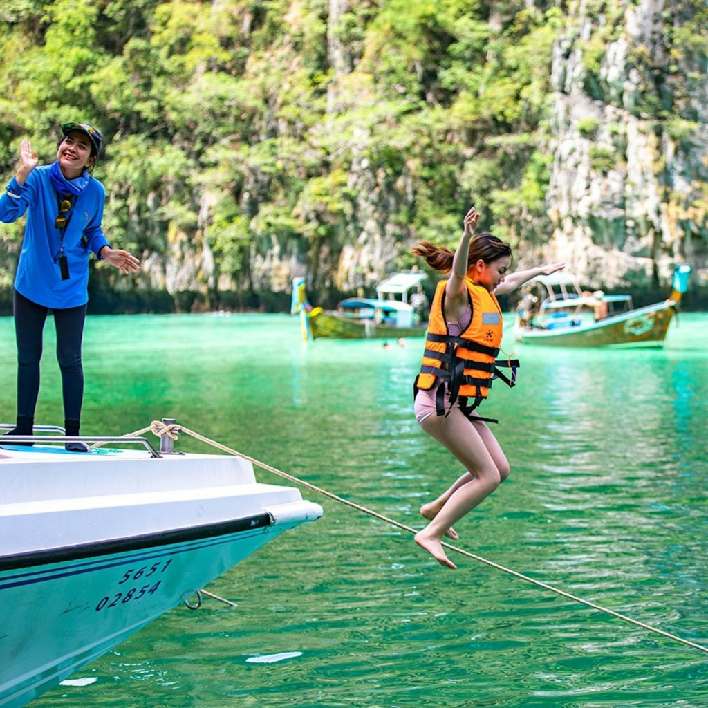Maya Bay, Phi Phi i les illes Khai: visita guiada des de Phuket + dinar