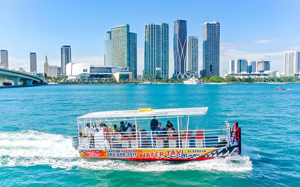 Miami Beach Sonnenuntergangs-Bootsfahrt (Luxury Sunset Cruise)
