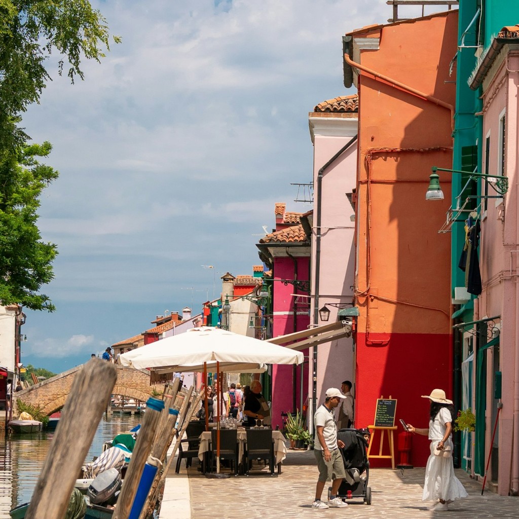 Murano, Burano i Torcello: wycieczka z przewodnikiem + demonstracja dmuchania szkła