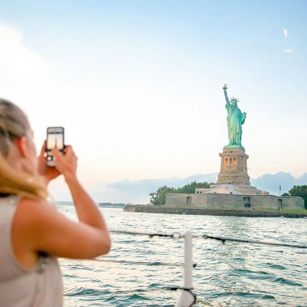 New York: Statue of Liberty & Ellis Island Sightseeing Cruise