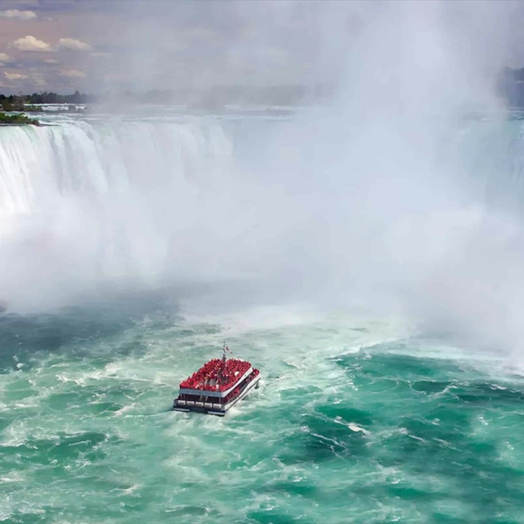 Niagara Falls: tour des de Toronto + creuer opcional o viatge darrere de les cascades - Admission - With Hornblower Boat Cruise
