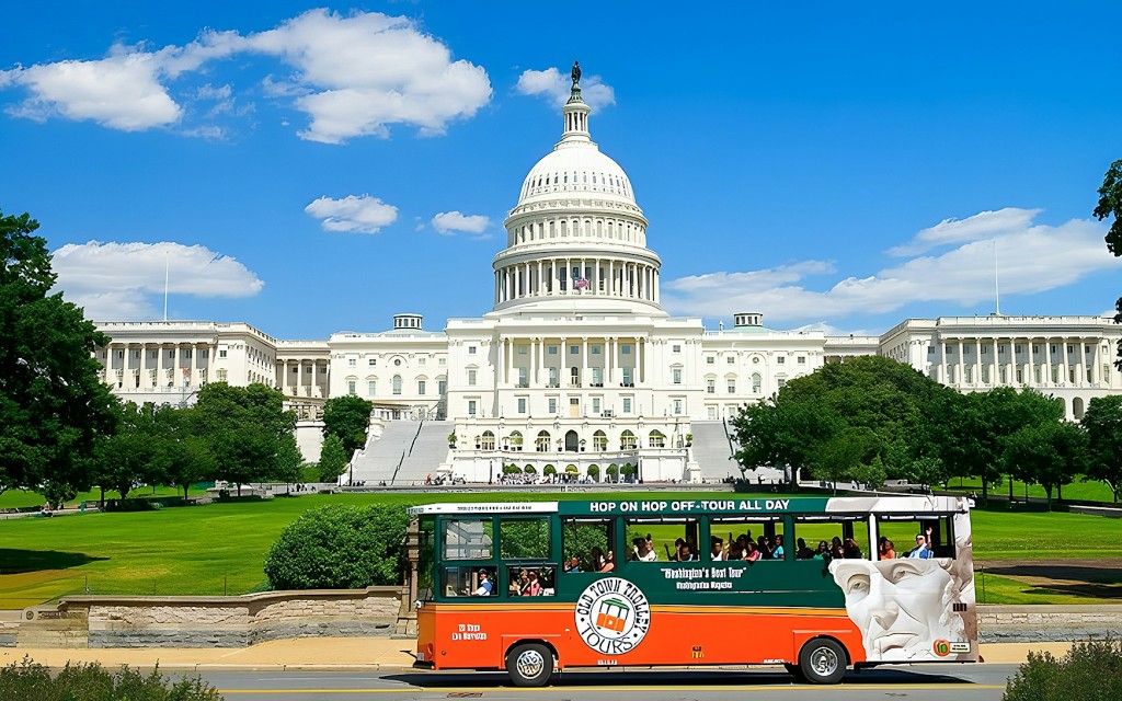 Old Town Trolley: Washington DC Hop-on Hop-off Bus Tour (1-day Pass)