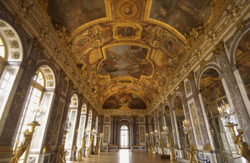 Palace of Versailles Audio-Guided Tour with Round Trip Transfers from Paris