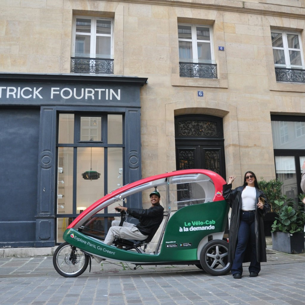 Paris : "Emily à Paris" visite guidée privée en pousse-pousse