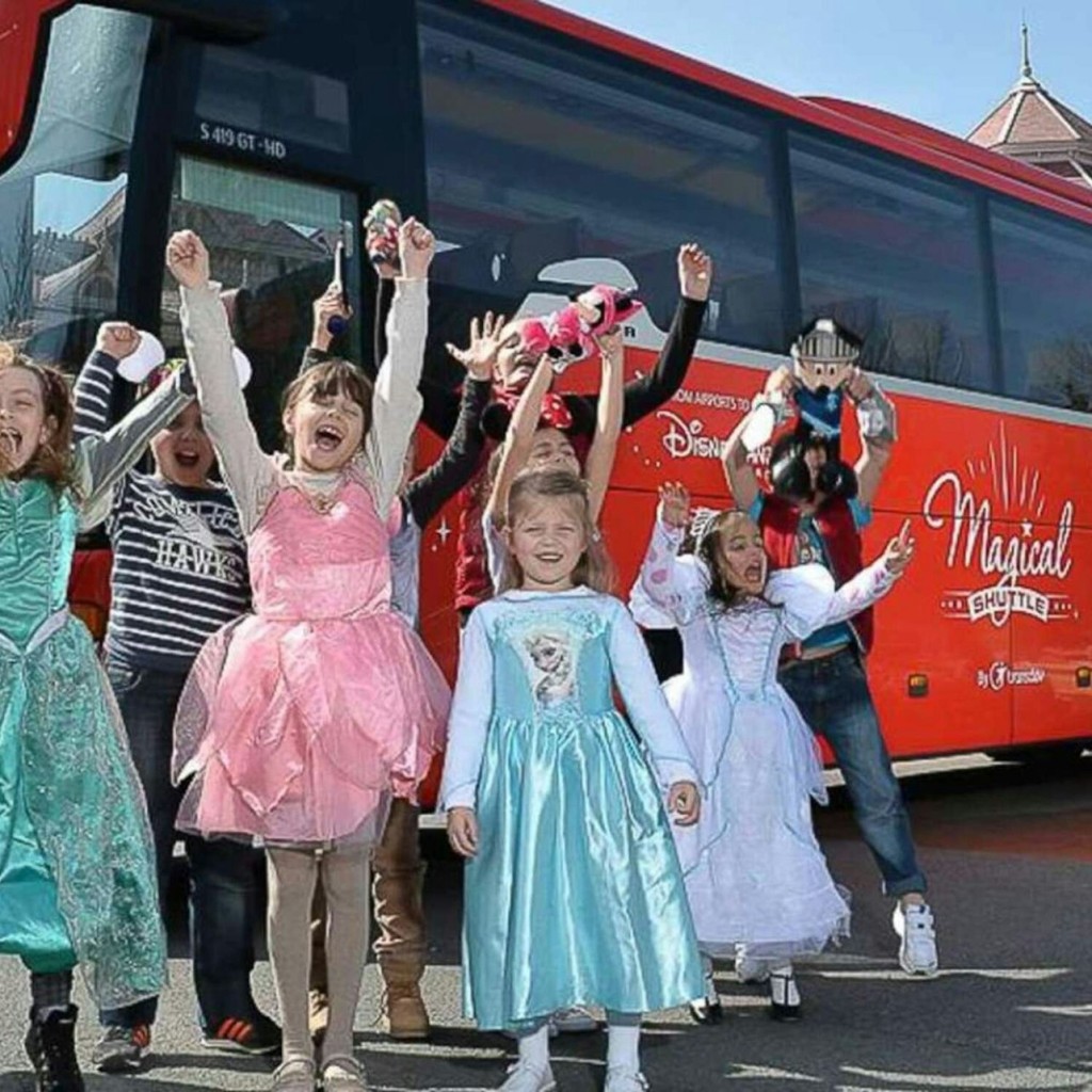París: trasllat en autobús d'anada des de l'aeroport Charles de Gaulle a Disneyland