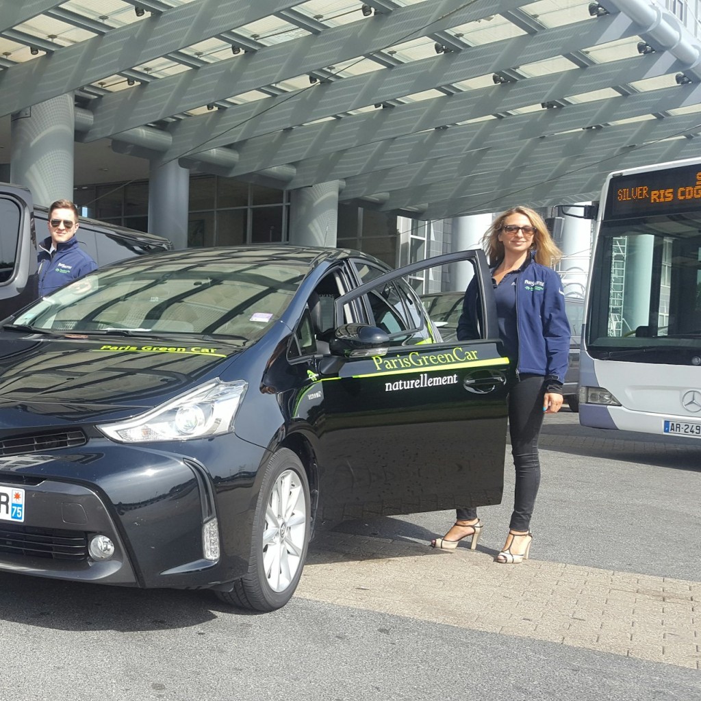 París: Trasllat en taxi d'anada i tornada des de l'aeroport d'Orly a Disneyland - Private Transfer - 1 to 3 passengers