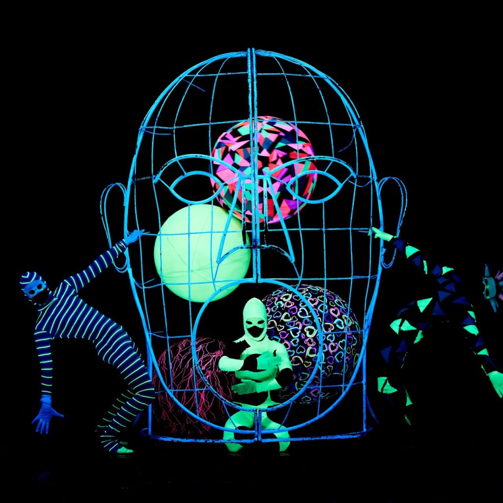 Prague : WOW Show Théâtre de lumière noire