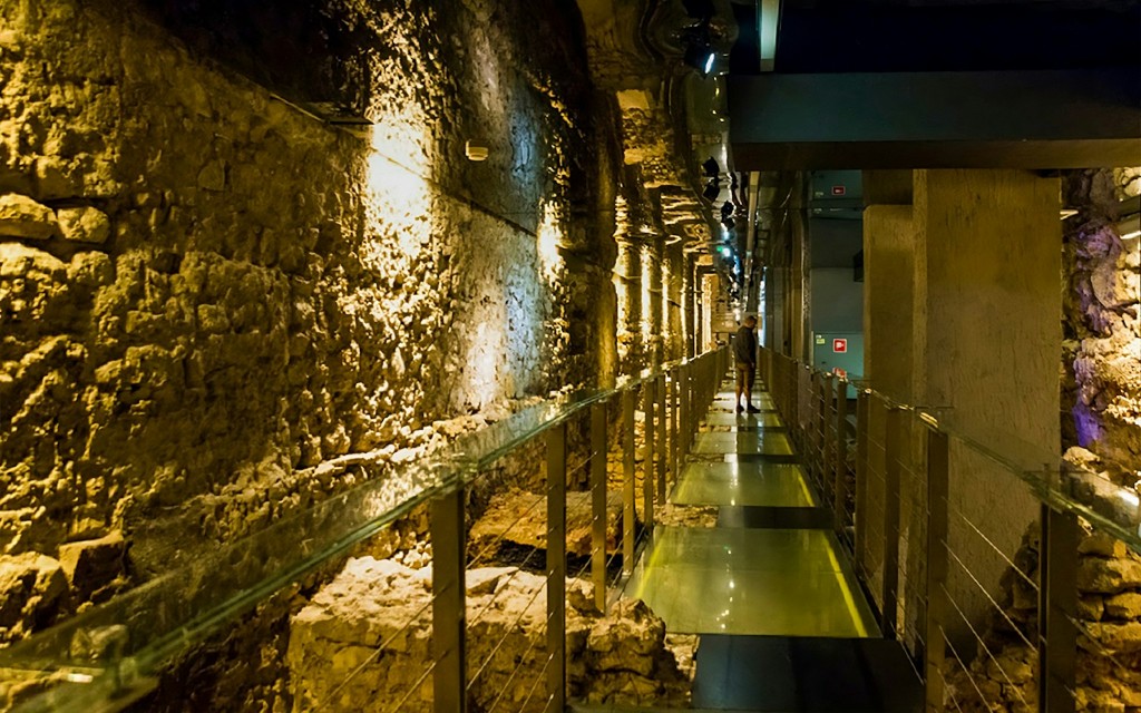 Bilety bez kolejki do Muzeum Podziemia Rynku z opcjonalną wycieczką z przewodnikiem (Rynek Underground Museum Guided Tour in French)