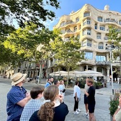 Sagrada Familia & Pedrera (Casa Mila): Small-Group Tour + Cava