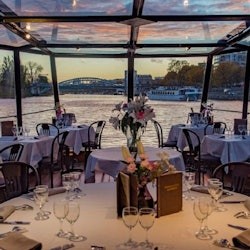 Seine River: Dinner Cruise with Bay Windows and Champagne - Time Slot