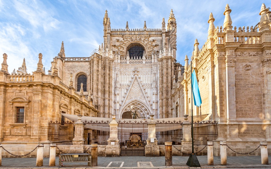 Seville Cathedral & La Giralda Skip-the-Line Guided Tour (Italian Guided Tour)