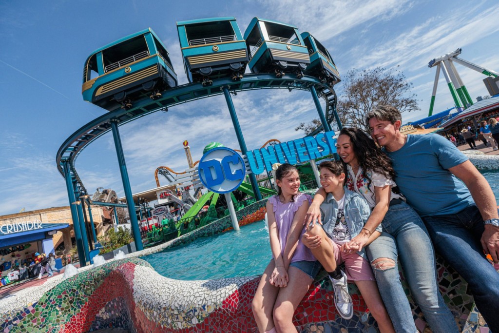Six Flags Fiesta Texas Ticket (One Day Ticket)