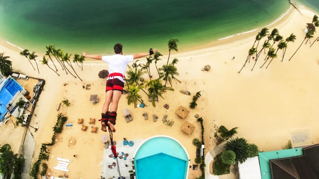 Skypark Sentosa by AJ Hackett Ticket: Bungy Jump & Giant Swing (Skypark Sentosa by AJ Hackett: Giant Swing + Bungy Jump (Open-dated))