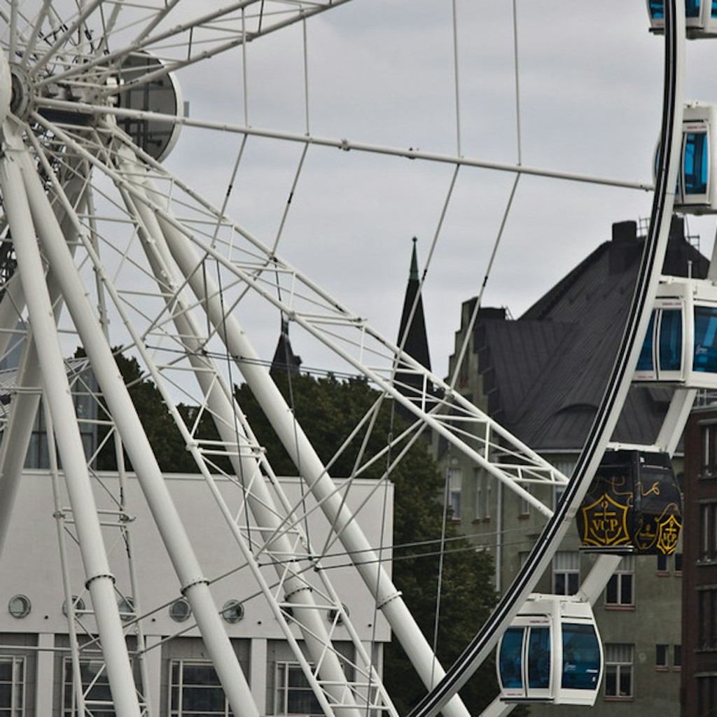 Колесо обозрения Skywheel: VIP-пакет с шампанским MUMM